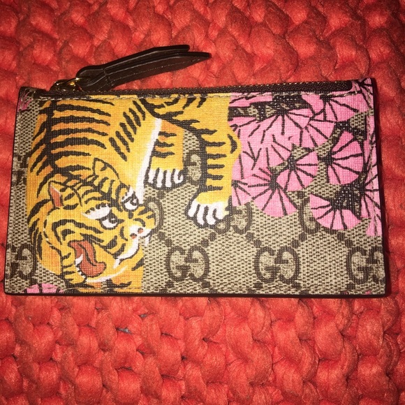 Gucci Handbags - 🐅 Like New Gucci GG Supreme Bengal Cardholder🐅